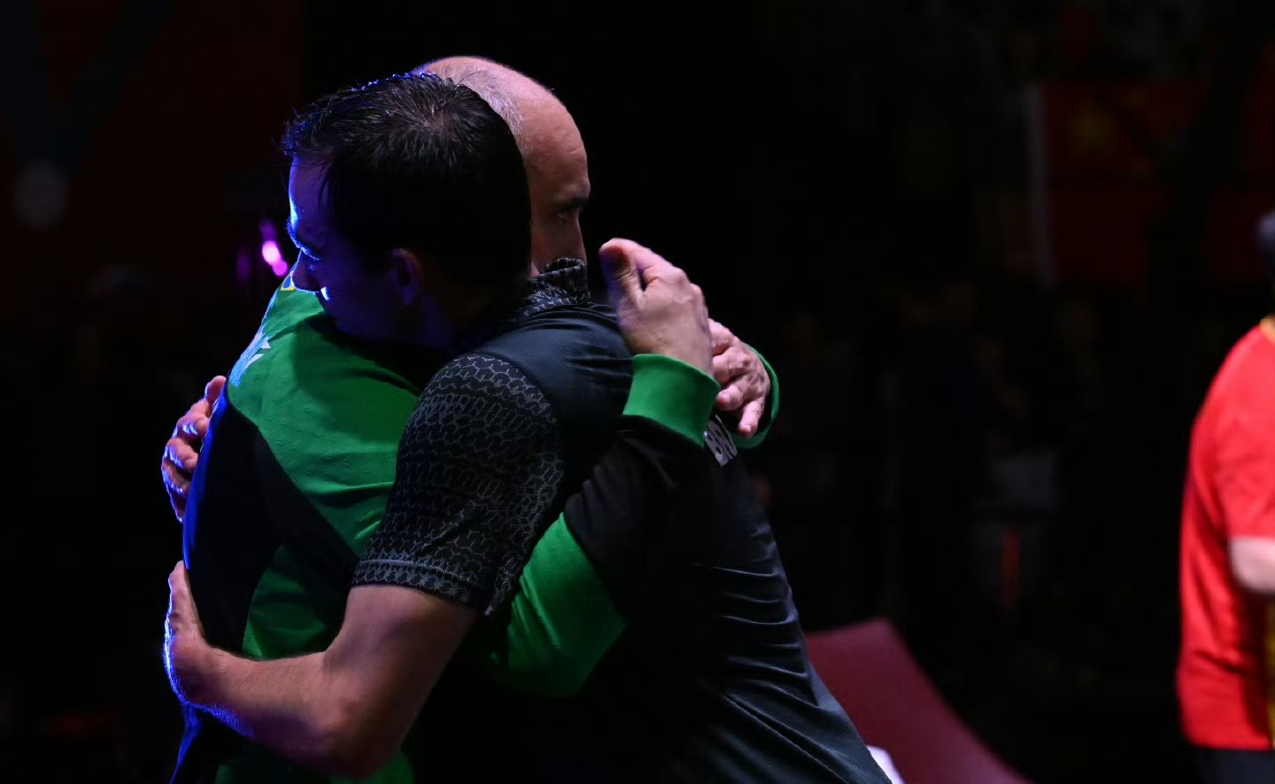 开云体育-哈兰德重返赛场，领先优势明显首场状态出色，尤文图斯观众沸腾！比赛高潮迭起-开云体育